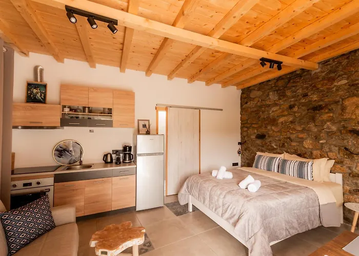 Honey Bee House * Mykonos Town