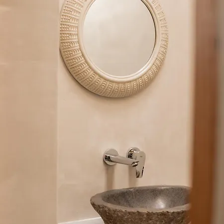 Honey Bee House * Mykonos Town